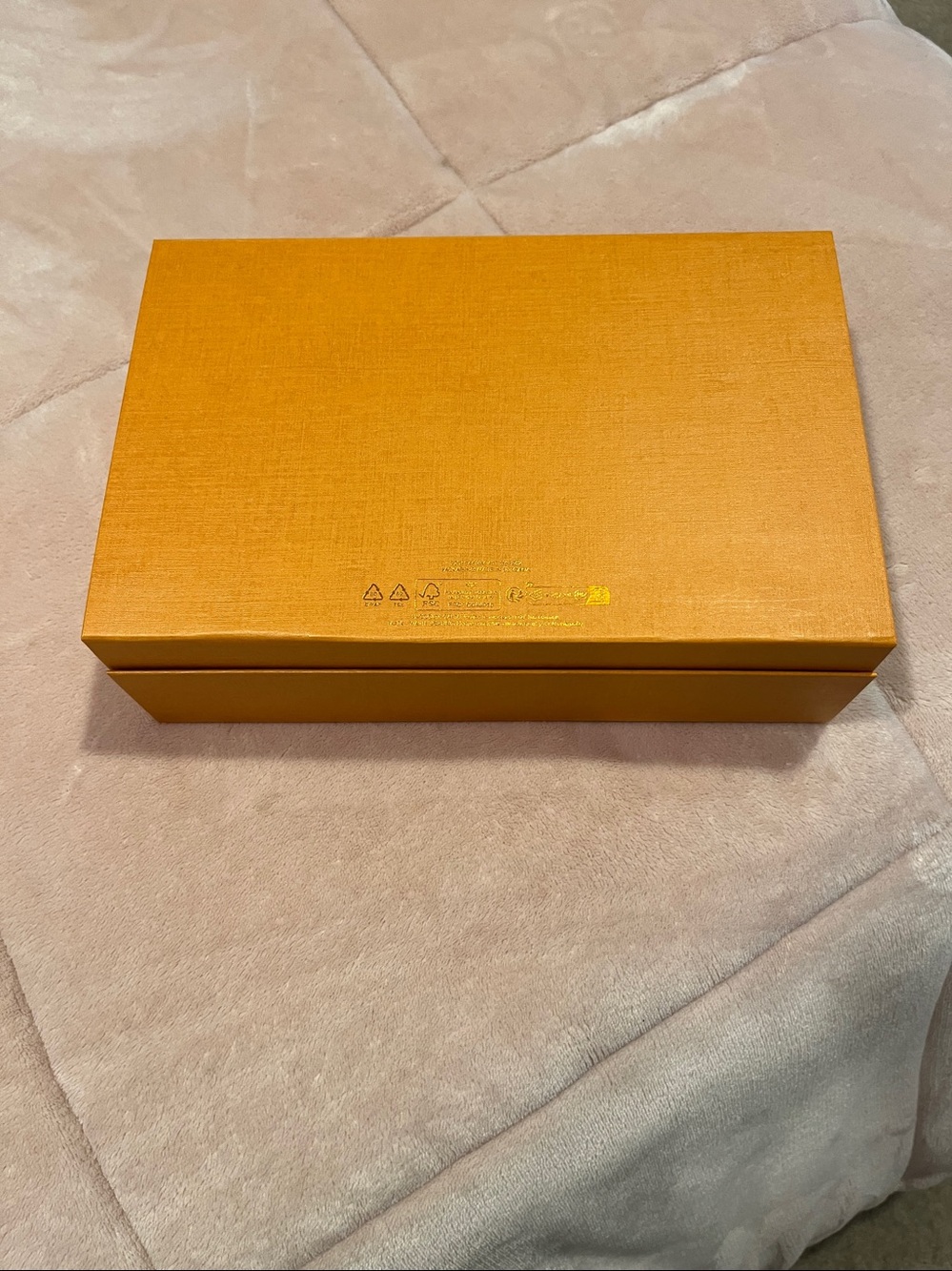 Louis Vuitton Orange and Black Logo  magnetic Gift Box - Picture 3 of 3
